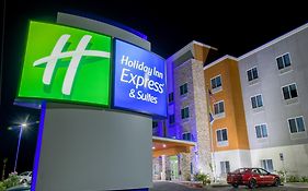 Holiday Inn Express & Suites Raymondville